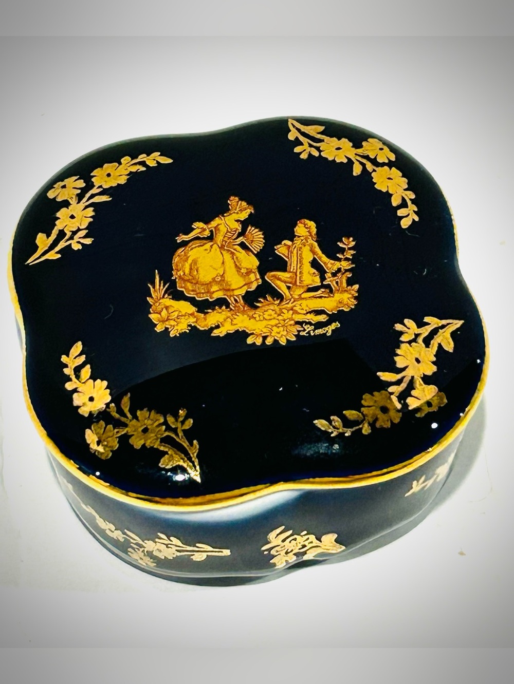 Limoges hand painted trinket box